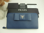 プラダ ロングウォレット リボン サフィアーノ青 ラウンドジップ長財布 未使用品@204