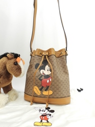 グッチ ポシェット ミッキーマウス マイクロGG茶 クロスボディバッグ 巾着 極美品@