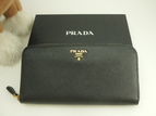 プラダ ロングウォレット メタルロゴ サフィアーノ黒 ラウンドジップ長財布@164