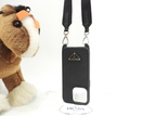 プラダ ストラップ付iphone14Proケース サフィアーノ黒黒 三角プレート アイフォンカバー@