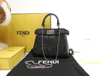 フェンディ ピーカブーナノ FFクリスタル レザー黒 ポシェット クロスボディバッグ 極美品@