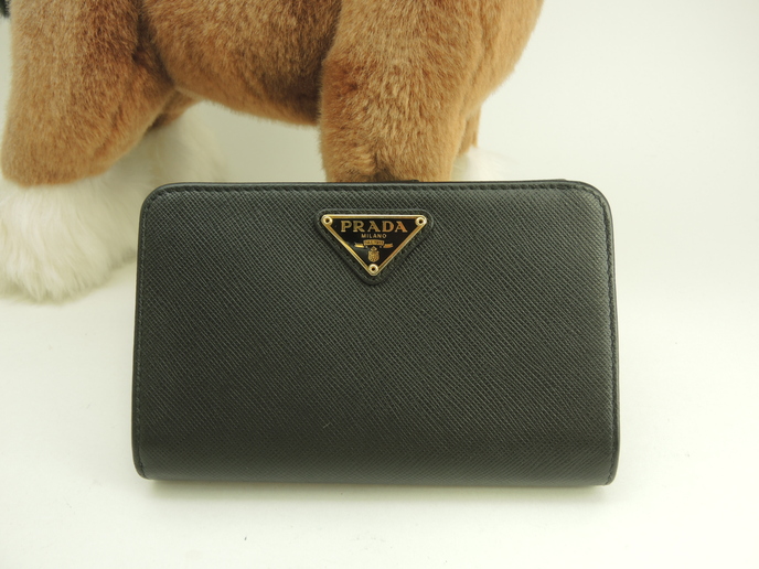 稀少✨PRADA プラダ　コンパクトウォレット サフィアーノ ラウンド  黒 楽天市場】プラダ【PRADA】コインケース 財布 サフィアーノ